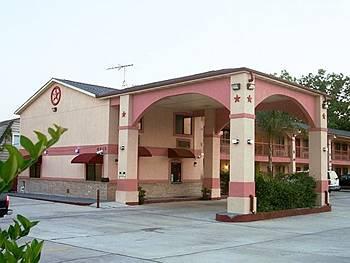 Americas Value Heights At I-45 Motel