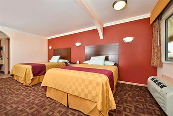 Americas Value Heights At I-45 Motel 2*