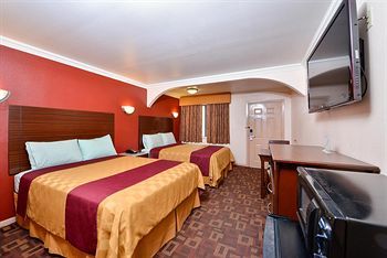 Americas Value Heights At I-45 Motel 2*